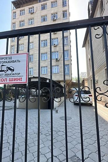 Батирлер: Сдается: 3 комнатная квартира Район: КНУ Адрес: Жибек-Жолу 384 — 7