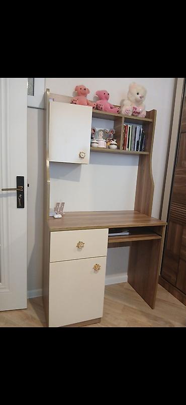 komputer kontakt home: Düz masa, Polkalı, Siyirməli, Teksturalı laminat — 1