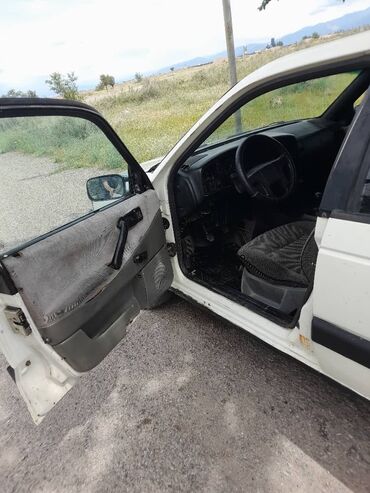 Volkswagen: Volkswagen Passat: 1991 г., 1.8 л, Механика, Бензин, Универсал — 5