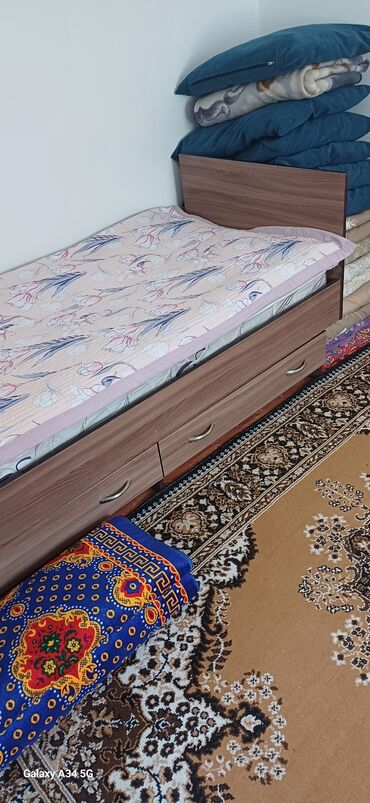 двухъярусные кровать детский: Односпальная кровать с ящиками для хранения. - Компактная кровать с