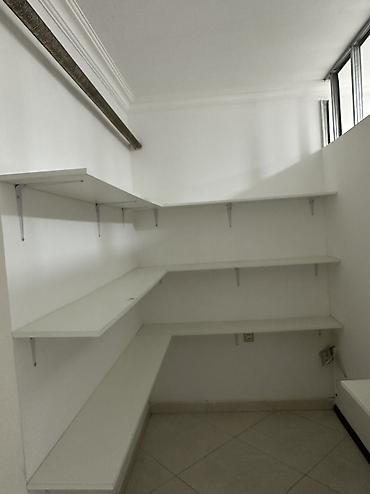 Оборудование для магазинов: Ağ rəngli, çoxfunksiyalı vitrin rəfi - Material: möhkəm MDF/LDSP — 5