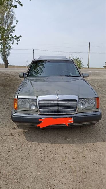 Транспорт: Mercedes-Benz 230: 1991 г., 2.3 л, Механика, Бензин, Седан