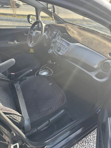 Honda: Honda Fit: 2010 г., 1.5 л, Автомат, Бензин — 7