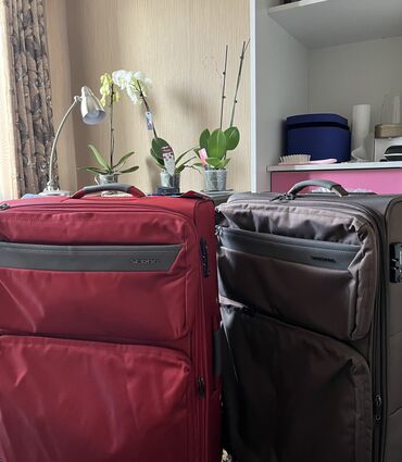 чехол на xs: Продаю 2 новых больших чемодана
