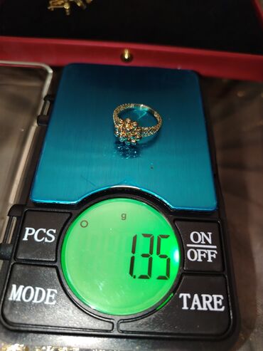 Zərgərlik dəstləri: Dəstə daxildir: Üzük, Sırğa, Pandora, Sarı qızıl, 585 Əyar, 518 g — 8