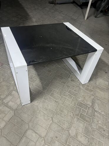 ковры для дома бу: Продаю стол б/у из акрила