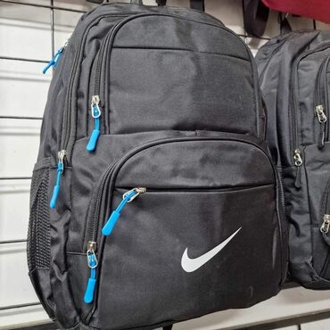 Sportske torbe i rančevi: Školske torbe ima nove modele samo 2300 din veličine 46x37 — 19