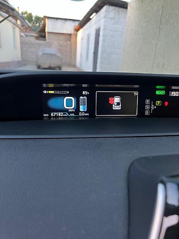 кузов гольф2: Toyota Prius: 2022 г., 1.8 л, Вариатор, Гибрид, Хэтчбэк — 7