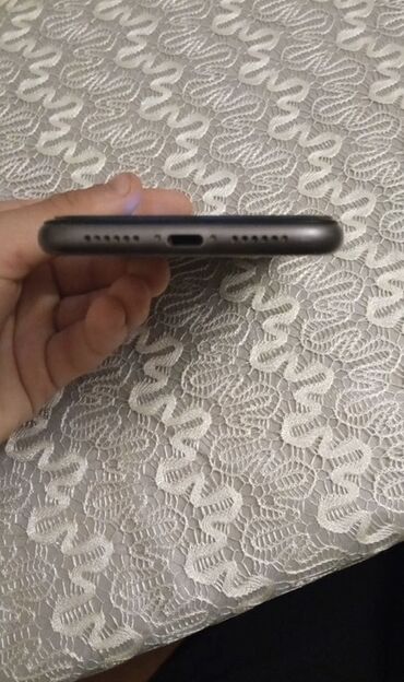 Apple iPhone: IPhone 11, Qara, Face ID — 9