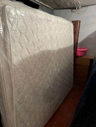 royal matras: İki ədəd ortopedik tipli döşək - Ölçü: təxmini 180x200 sm (şəkillərdə — 1