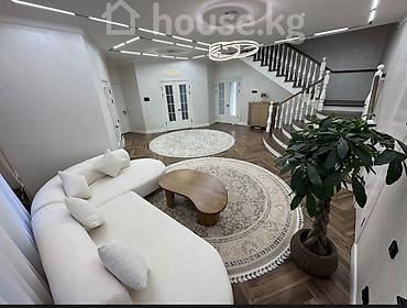 Продажа коттеджей и домов: 6 комнат и более, 320 м², Бишкек — 2
