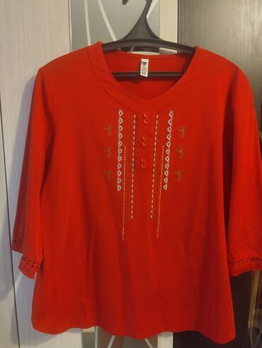 Блузки: Блузка красная 54 р. носила реально один раз. коротковата на мой