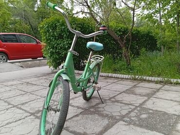 detskij velosiped ot 3 5 let: Продаю велосипед подойдёт для девочки и мальчика.Все в рабочем