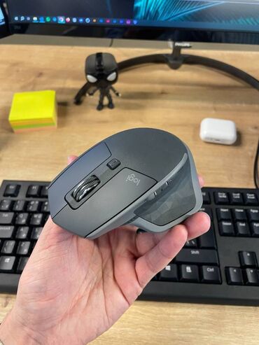 Mauslar: Logitech MX Master 2S Bluetooth wireless siçan. Apple və Windows
