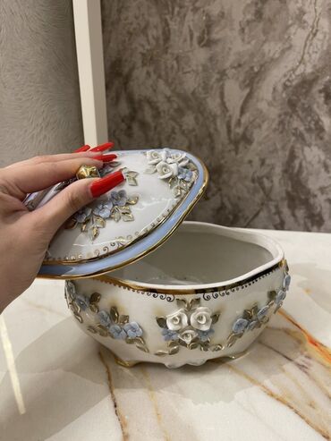 qara toyuq yumurtasi cadu: Porcelain qapaqlı dekorativ qab - Material: yüksək keyfiyyətli