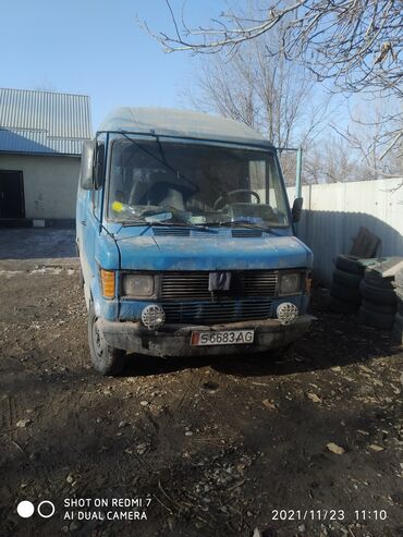 бусик in Кыргызстан | MERCEDES-BENZ: Mercedes-Benz 230 2.3 л. 1984