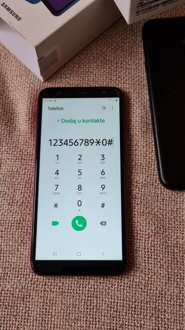 Ostali mobilni telefoni: Telefon kao nov malo koriscen nema mane, stanje 10 od 10.sve radi — 6