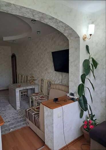 Продажа домов: 3 комнаты, 58 м², 104 серия, 2 этаж, Косметический ремонт