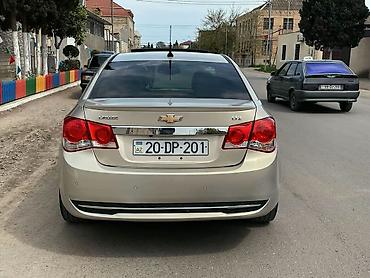 cruz dice: Chevrolet Cruze: 1.4 l | 2012 il 291000 km Sedan — 5