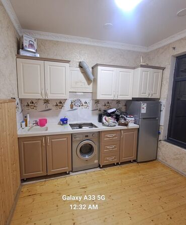 Mətbəx mebeli 3 m,üzəri mərmər, heç nə verilmir,tək mebel 500₼.İdeal