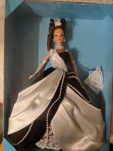 Çaydanlar: Barbie orijinal. Əsl kolleksialıq kukladır. Qiymət sondur