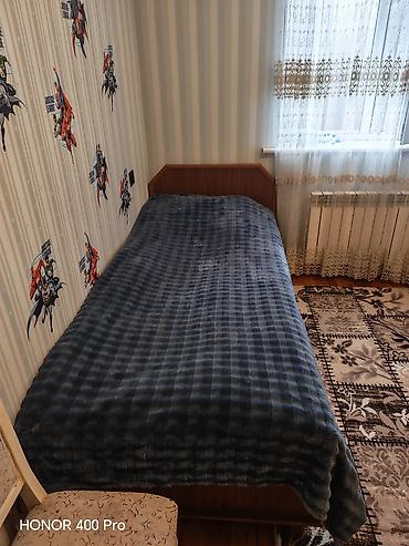 klasik mebel: İki ədəd tək nəfərlik taxta çarpayı dəsti ela veziyyetdedir - — 3