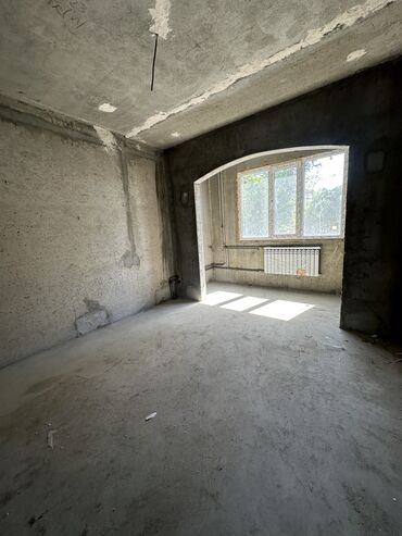 квртира восток 5: 2 комнаты, 83 м², 106 серия улучшенная, 1 этаж, ПСО (под самоотделку)
