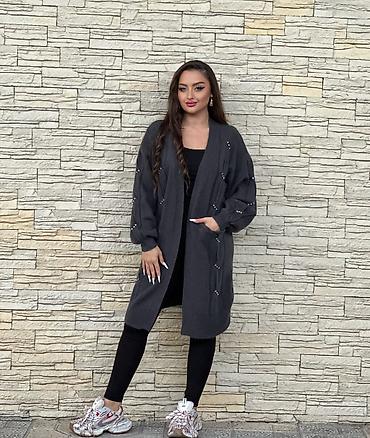 qış geyimi: Qadınlar üçün uzun trikotaj kardiqan - Model: Açıq önlü, V-yaxa, dizə — 4