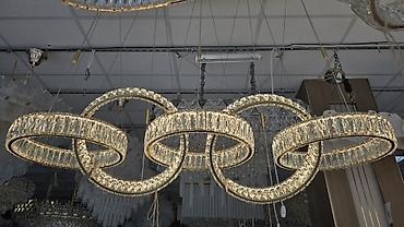 led люстры: Подвесная LED-люстра с тремя пересекающимися кольцами из кристаллов - — 1