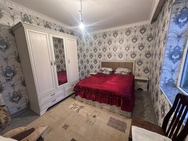 Köhnə tikili: Satılır: Mənzil (şəkillərdə göstərilən) - Plan: 2 otağa çevrilə — 3