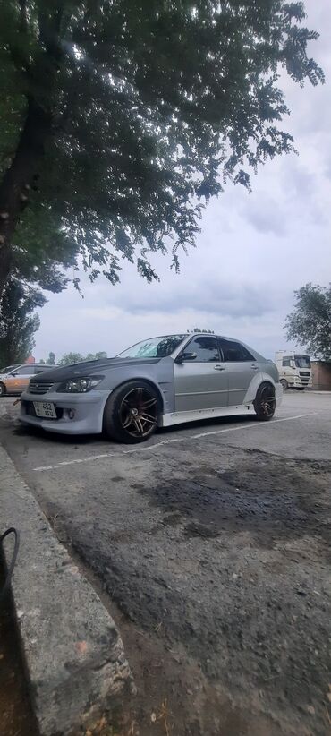 runx alex: Lexus IS: 2001 г., 3 л, Механика, Бензин, Седан