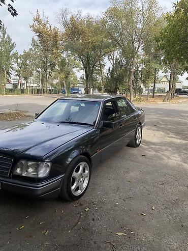 Mercedes-Benz W124: 1994 г., 2.2 л, Механика, Бензин, Седан at lalafo.kg Mercedes-Benz W124: 1994 г., 2.2 л, Механика, Бензин, Седан