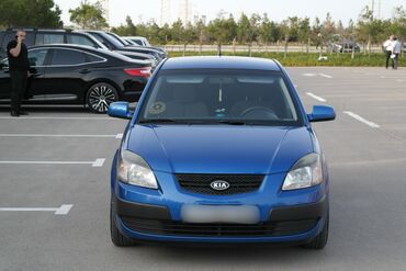 kia bongo: Kia Rio: 1.4 l | 2007 il Hetçbek