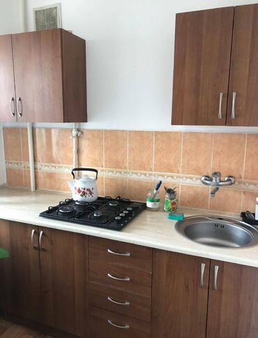 квартира белаводск: 1 бөлмө, Кыймылсыз мүлк агенттиги, Чогуу жашоосу жок, Жарым -жартылай эмереги бар