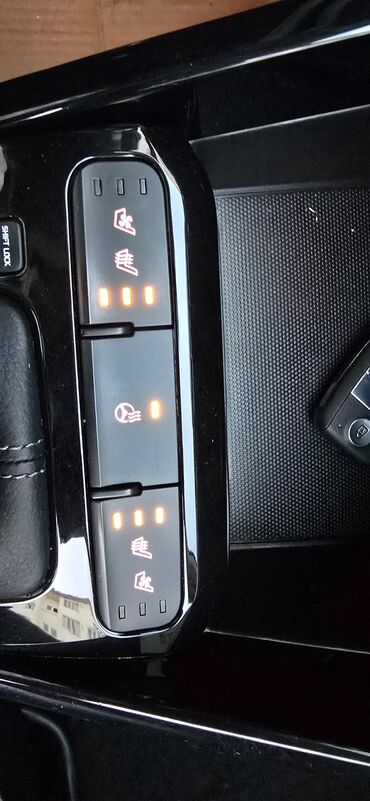 Kia: Kia Stonic: 2018 г., 1.4 л, Бензин, Универсал — 11