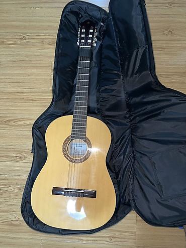 аккордиен: Классическая гитара Yamaha C45K Б/у. Одна струна порвана. В остальном — 1