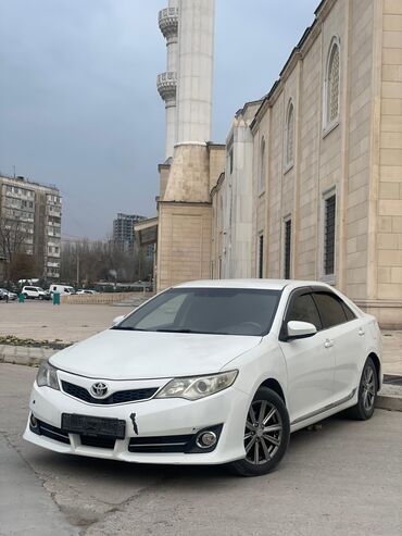 Аренда PS4 (PlayStation 4): Toyota Camry: 2014 г., 2.4 л, Автомат, Бензин, Седан