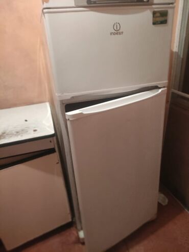 Aspiratorlar: 2 qapılı Indesit Soyuducu Satılır, rəng - Ağ