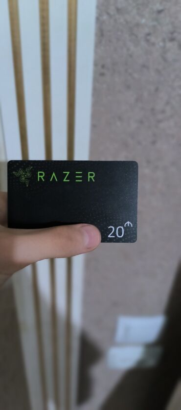 bayram: Razer hediyye karri satilir . İcinde 20 manat pul var razerin