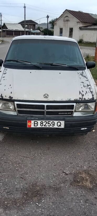 тико автомобил: Chrysler Grand Voyager: 1993 г., 1.8 л, Механика, Бензин, Вэн/Минивэн