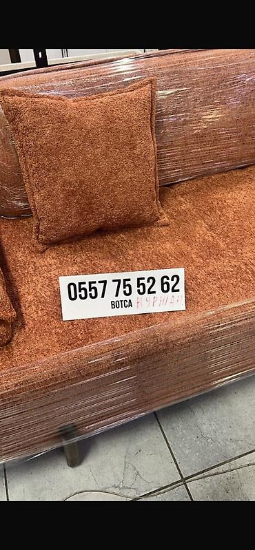 Диван прямой в современном стиле, обитый мягкой ворсистой тканью at lalafo.kg Диван прямой в современном стиле, обитый мягкой ворсистой тканью