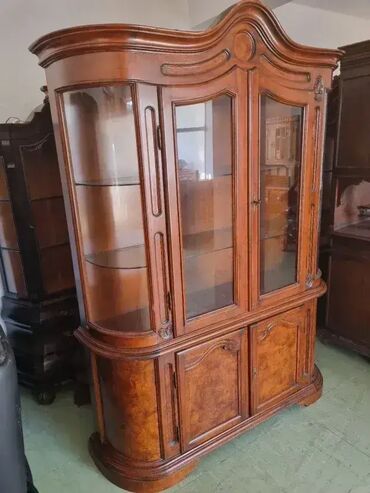 Stilske vitrine: Prelepa vitrina. Visina 220 cm Sirina 160 cm Dubina 45 cm — 6