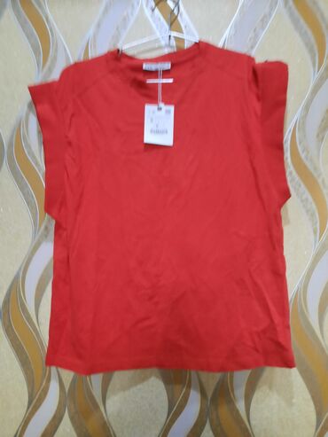 böyük ölçülü qadın futbolkaları: Futbolka Zara, S (EU 36), rəng - Qırmızı