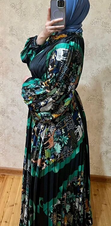 Gündəlik donlar: Hamisi çox baha alinib, her biri 1-ce defe geyinilib ve çox münasib — 16