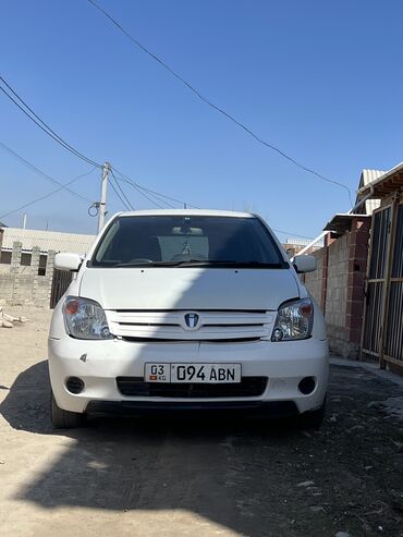 Toyota: Toyota ist: 2003 г., 1.4 л, Автомат, Бензин, Хэтчбэк