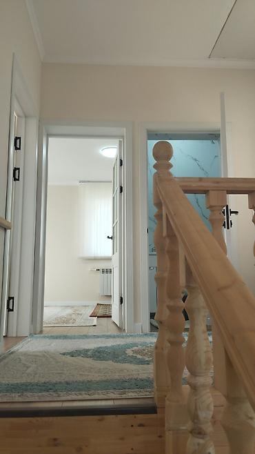 Кухонные шкафы: Сдаю дом только студентам порядочный чистоплотная девушкам! Удобства — 12