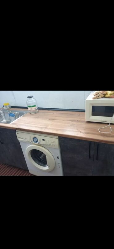 сдаю квартиру г бишкек: 55 м², 3 комнаты, Парковка, Сарай, Забор, огорожен