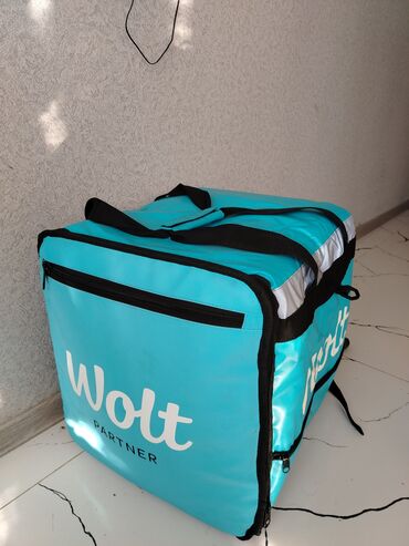 Kofe aparatları: Məhsul: Wolt Partner termo çatdırılma çantası - Rəng: firuzəyi (Wolt