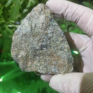 Digər kolleksiyalar: Qızılı Pirit ( Pyrite ) + Yaqut ( Rubin ) tipli UV Floresan Qırmızı — 11