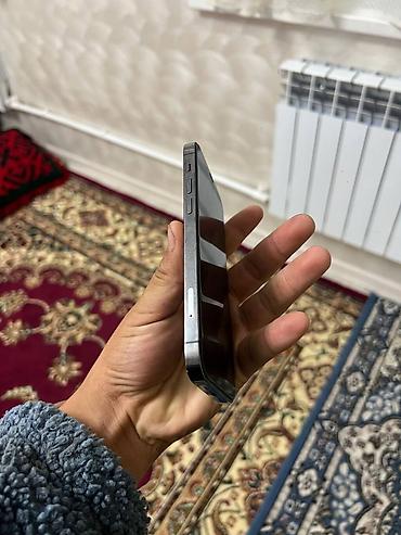 ipad mini 2019: IPhone Pro в тёмном цвете, с тройной основной камерой и плоскими — 2